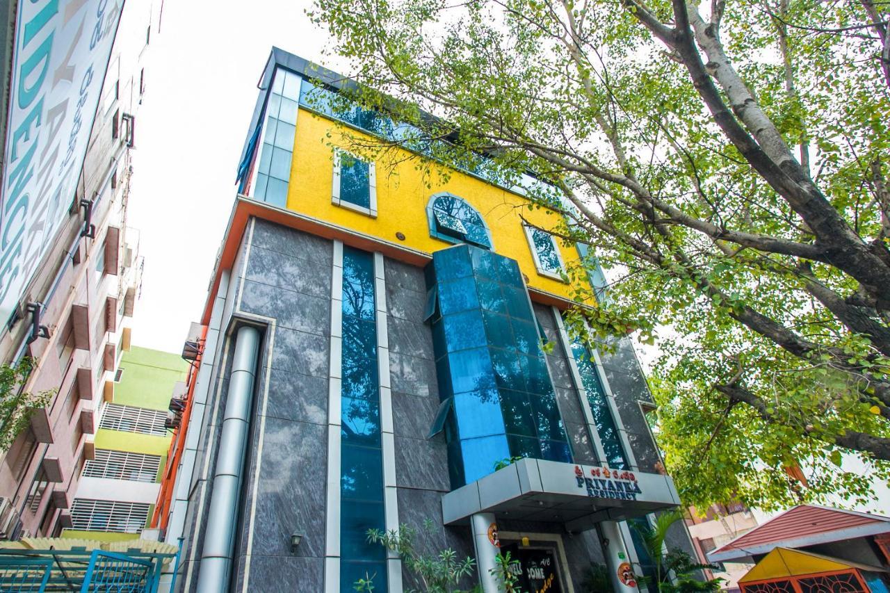 Priyanka Residency Hotell Bangalore Exteriör bild
